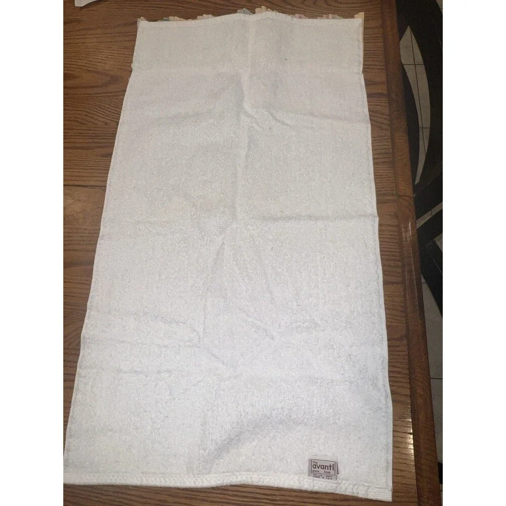 Avanti hand towel white rectangle cotton yellow floral ruffle USA 1978 Vintage